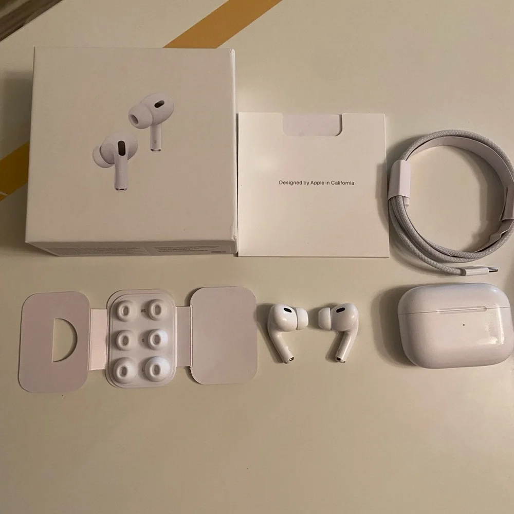 Apple White AirPods Pro 2 with Charging case